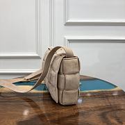 Bottega Veneta Padded Cassette Suede Shoulder Bag Beige Bottega Veneta Padded Cassette Suede Shoulder Bag Grey 591970 Size 26x18x8cmSize 26x18x8cm - 2