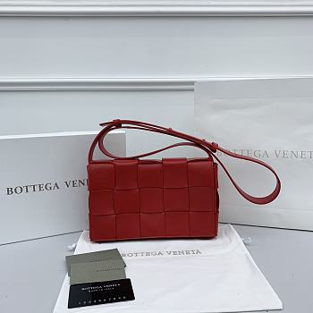 Bottega Veneta Cassette Intreccio Leather Cross-Body Bag Red 666870 Size 23x15x5cm