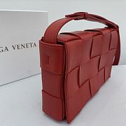 Bottega Veneta Cassette Intreccio Leather Cross-Body Bag Red 666870 Size 23x15x5cm - 2
