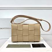 Bottega Veneta Cassette Intreccio Leather Cross-Body Bag Beige 666870 Size 23x15x5cm - 1