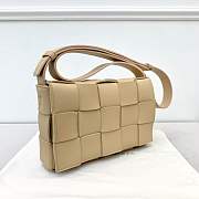 Bottega Veneta Cassette Intreccio Leather Cross-Body Bag Beige 666870 Size 23x15x5cm - 4