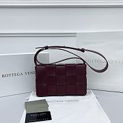 Bottega Veneta Cassette Intreccio Leather Cross-Body Bag Bordeaux 666870 Size 23x15x5cm - 1