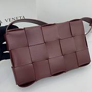 Bottega Veneta Cassette Intreccio Leather Cross-Body Bag Bordeaux 666870 Size 23x15x5cm - 3
