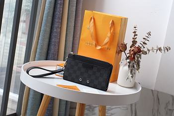 Louis Vuitton Zippy Dragonne N60379 Size 9x11x3.5cm
