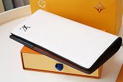 Louis Vuitton Brazza Wallet Epi Leather White M80788 Size 10x19x2cm - 3