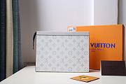 Louis Vuitton Pochette Voyage MM White M61692 Size 27×21×3cm - 2