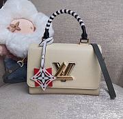 Lousi Vuitton Crafty Twist Epi Leather In White M56779 Size 23x17x9cm - 1