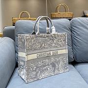 Small Dior Book Tote Gray Toile de Jouy Embroidery M1296 Size 41.5x34.5x16cm - 4