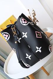 Louis Vuitton Neonoe Multicolor Bag M45821 Size 26x26x17.5cm - 2