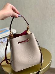 Louis Vuitton Néonoé BB Bucket Bag Epi Leather In Grey M57032 Size 20cm - 3