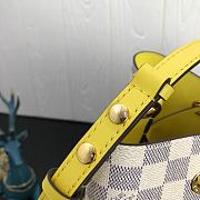 Lousi Vuitton Néonoé MM Damier Leather In Yellow M44020 Size 26cm - 2