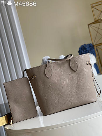 lv on the go mm size in cm