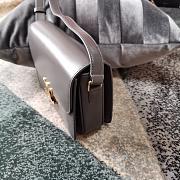 Ceiline Medium Triomphe Calfskin In Grey 18736 Size 22x16.5x7cm - 3