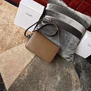 Ceiline Medium Triomphe Calfskin In Brown 18736 Size 22x16.5x7cm - 2