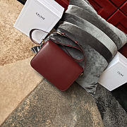 Ceiline Medium Triomphe Calfskin In Wine Red 18736 Size 22x16.5x7cm - 2