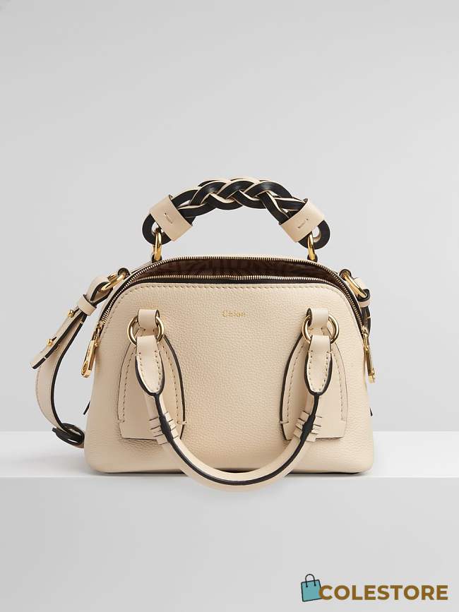 Chloe Mini Daria Chain Bag In Grained & Shiny Calfskin Softy Pink CHC20 Size 22x9x18cm - 1