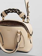Chloe Mini Daria Chain Bag In Grained & Shiny Calfskin Softy Pink CHC20 Size 22x9x18cm - 5