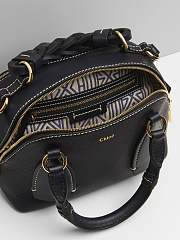 Chloe Mini Daria Chain Bag In Grained & Shiny Calfskin Black CHC20 Size 22x9x18cm - 5