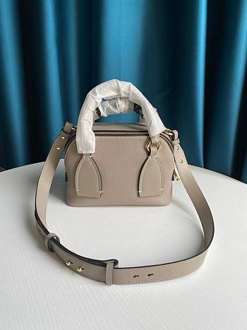 Chloe Mini Daria Chain Bag In Grained & Shiny Calfskin Grey CHC20 Size 22x9x18cm