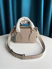 Chloe Mini Daria Chain Bag In Grained & Shiny Calfskin Grey CHC20 Size 22x9x18cm - 3