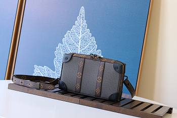 Louis Vuittton Soft Trunk Wallet Monogram M20250 Size: 22.5x14x5cm