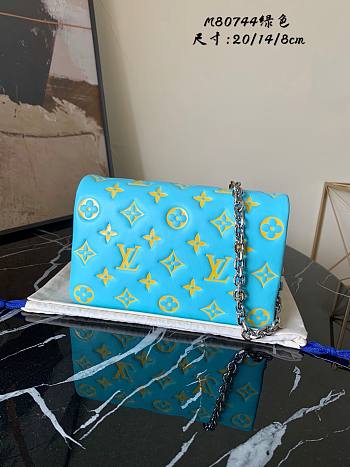 Louis Vuitton Coussin Handbag M58626 Size 20x14x8 cm 