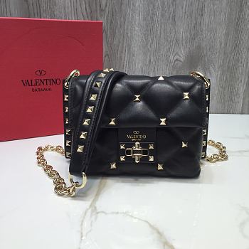 Valentino Garavani Candystud Bag RW2B0 Size: 17x13x 8cm