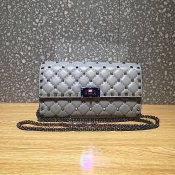 Valentino Rockstud Spike Clutch With Chain Bag In Grey ZW2B0 Size: 23.5 x 14.5 x 4.5cm