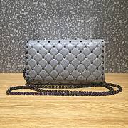 Valentino Rockstud Spike Clutch With Chain Bag In Grey ZW2B0 Size: 23.5 x 14.5 x 4.5cm - 5