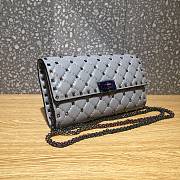 Valentino Rockstud Spike Clutch With Chain Bag In Grey ZW2B0 Size: 23.5 x 14.5 x 4.5cm - 4