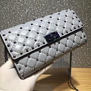 Valentino Rockstud Spike Clutch With Chain Bag In Grey ZW2B0 Size: 23.5 x 14.5 x 4.5cm - 3