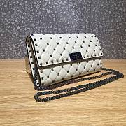 Valentino Rockstud Spike Clutch With Chain Bag In White ZW2B0 Size: 23.5 x 14.5 x 4.5cm - 4