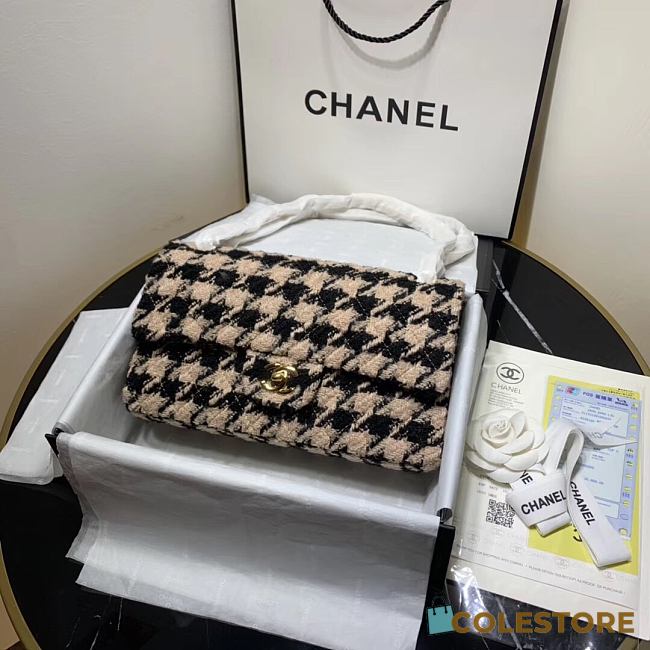 Chanel 19 Medium Flap Bag in Black And Pink Houndstooth Tweed Size 25cm - 1