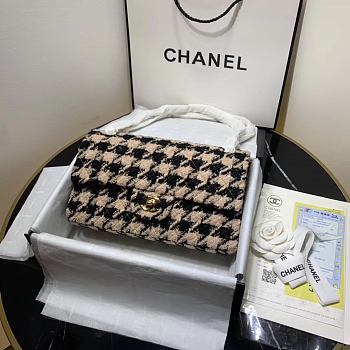 Chanel 19 Medium Flap Bag in Black And Pink Houndstooth Tweed Size 25cm