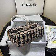 Chanel 19 Medium Flap Bag in Black And Pink Houndstooth Tweed Size 25cm - 5