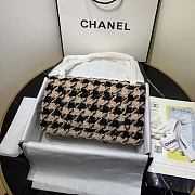 Chanel 19 Medium Flap Bag in Black And Pink Houndstooth Tweed Size 25cm - 4