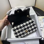 Chanel 19 Small Flap Bag in Black And White Houndstooth Tweed Size 20cm - 5