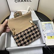 Chanel 19 Small Flap Bag in Black And Pink Houndstooth Tweed Size 20cm - 3