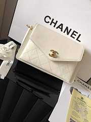 Chanel Latest Organ Flap Bag In White 94305 Size 22x8x15cm - 1