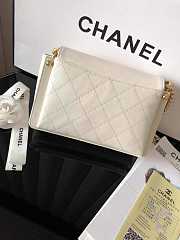 Chanel Latest Organ Flap Bag In White 94305 Size 22x8x15cm - 6
