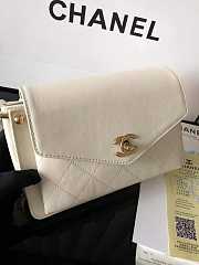 Chanel Latest Organ Flap Bag In White 94305 Size 22x8x15cm - 5