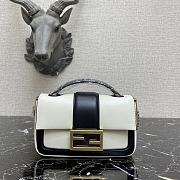 Fendi Baguatte Chain Black&White Leather Bag 8BS01 Size: 19x5x10cm - 1