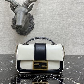 Fendi Baguatte Chain Black&White Leather Bag 8BS01 Size: 19x5x10cm