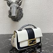 Fendi Baguatte Chain Black&White Leather Bag 8BS01 Size: 19x5x10cm - 2