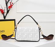 Fendi Baguette With White Fabric Size 26cm - 5