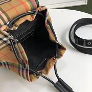 Burberry Small Rainbow Medium Check Rucksack Backpack 211376 Size 22x33cm - 5