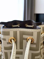 Fendi Mon Tresor Small Bucket Bag With White Calfskin Leather 8BS01 Size 18.5x12x10cm - 6