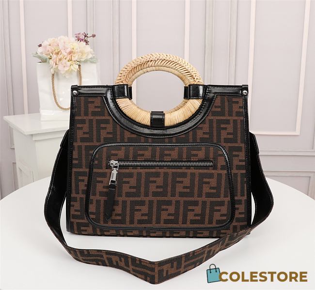 Fendi Large Runaway Shopping Tote 8BH35 Size 44cm - 1