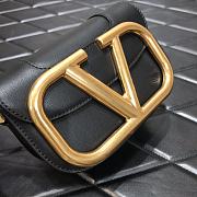 Valentino Garavani Supervee Small Shoulder Bag WW2B0 Size: 18x13x7cm - 5