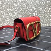 Valentino Garavani Supervee Small Shoulder Bag With Red Calfskin WW2B0 Size: 18x13x7cm - 4